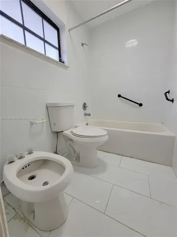 2614 W 71st Place Hialeah FL 33016