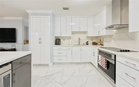 5984 SW 162nd Place Miami FL 33193