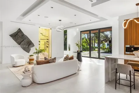 7635 SW 72nd Avenue Miami FL 33143