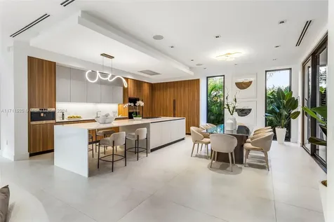 7635 SW 72nd Avenue Miami FL 33143