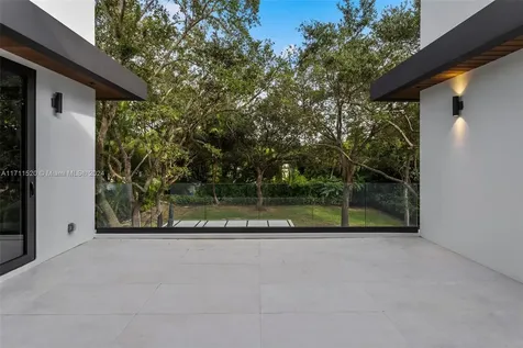 7635 SW 72nd Avenue Miami FL 33143