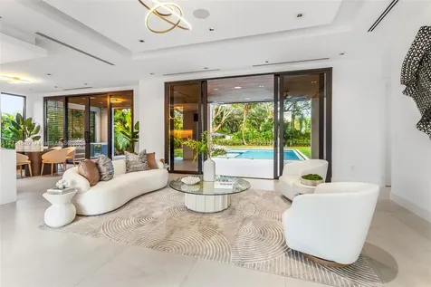 7635 SW 72nd Avenue Miami FL 33143
