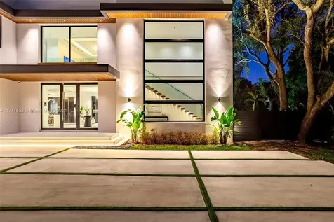7635 SW 72nd Avenue Miami FL 33143