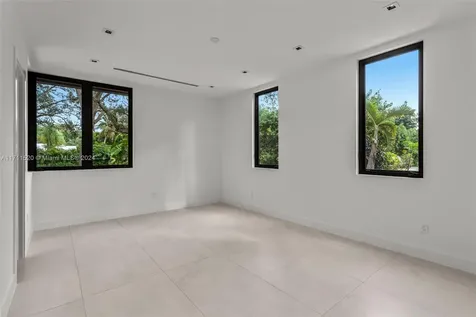 7635 SW 72nd Avenue Miami FL 33143