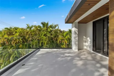 7635 SW 72nd Avenue Miami FL 33143
