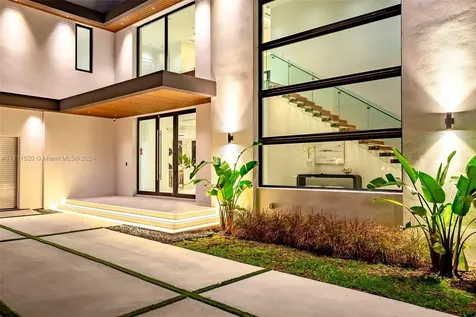 7635 SW 72nd Avenue Miami FL 33143