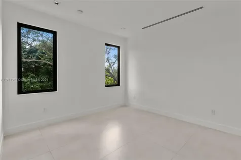7635 SW 72nd Avenue Miami FL 33143