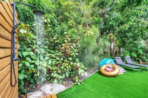 577 NW 120th Street Miami FL 33168