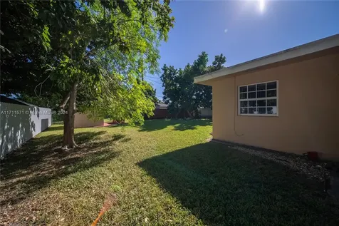 3725 SW 83rd Avenue Miami FL 33155