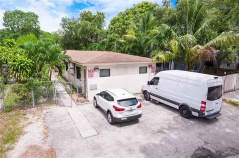 5520 NE 1st Court Miami FL 33137