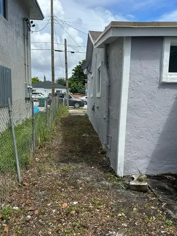1726 NW 63rd Street Miami FL 33147