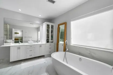 2974 Old Alton Road Miami Beach FL 33140