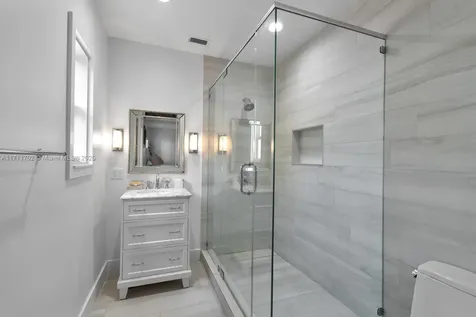 2974 Old Alton Road Miami Beach FL 33140