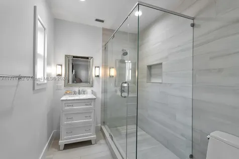 2974 Old Alton Road Miami Beach FL 33140