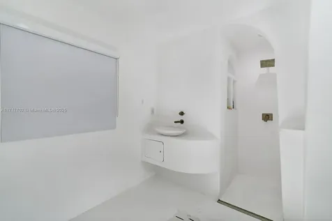 2974 Old Alton Road Miami Beach FL 33140