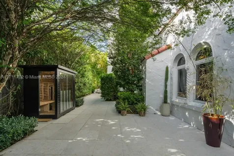 2974 Old Alton Road Miami Beach FL 33140