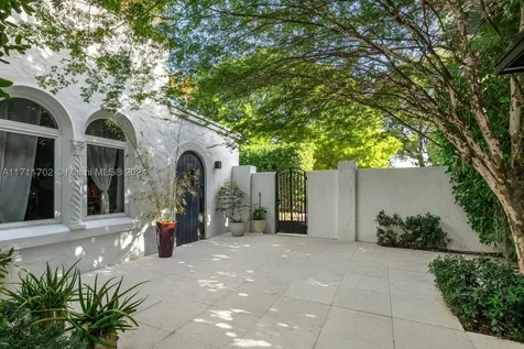2974 Old Alton Road Miami Beach FL 33140