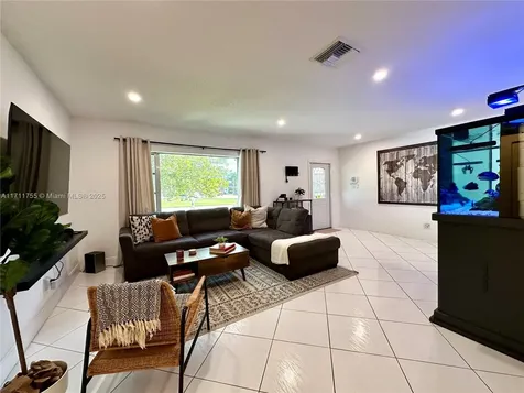 8115 NW 100th Terrace Tamarac FL 33321