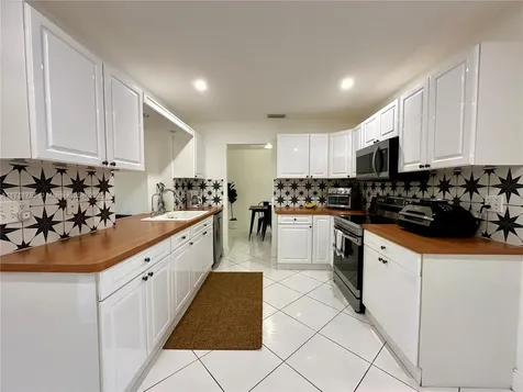 8115 NW 100th Terrace Tamarac FL 33321