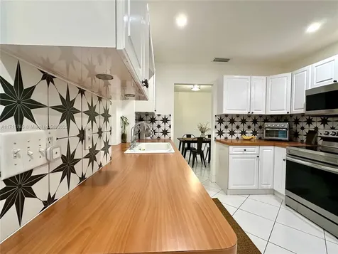 8115 NW 100th Terrace Tamarac FL 33321