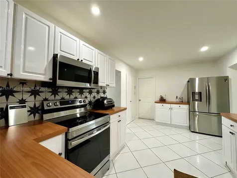 8115 NW 100th Terrace Tamarac FL 33321