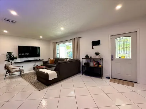 8115 NW 100th Terrace Tamarac FL 33321