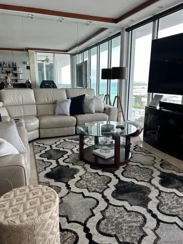 100 Lincoln Road Miami Beach FL 33139