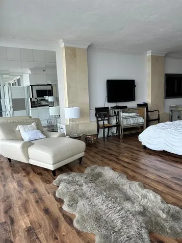 100 Lincoln Road Miami Beach FL 33139