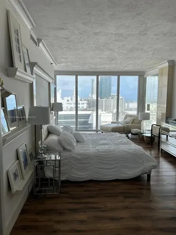 100 Lincoln Road Miami Beach FL 33139