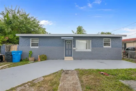 5632 SW 20th Street West Park FL 33023