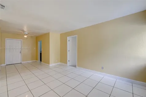 5632 SW 20th Street West Park FL 33023