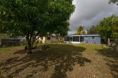 5632 SW 20th Street West Park FL 33023