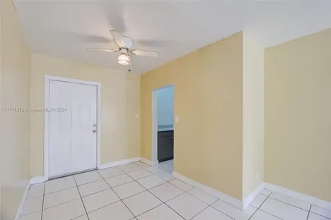 5632 SW 20th Street West Park FL 33023
