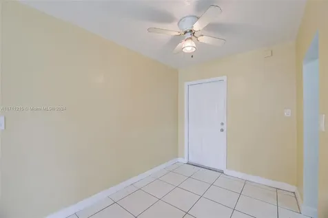 5632 SW 20th Street West Park FL 33023