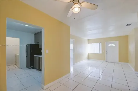 5632 SW 20th Street West Park FL 33023