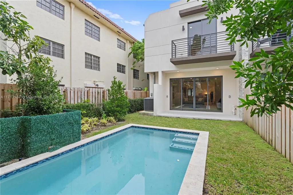 909 NE 16th Avenue Fort Lauderdale FL 33304