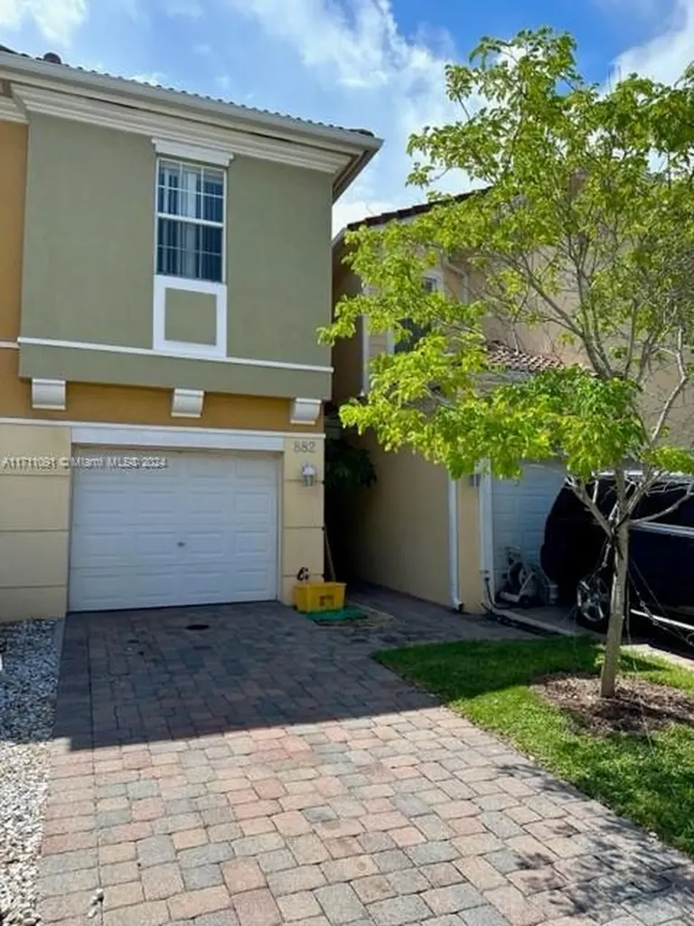 882 Pipers Cay Drive West Palm Beach FL 33415