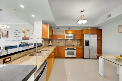 3330 NE 190th Street Aventura FL 33180