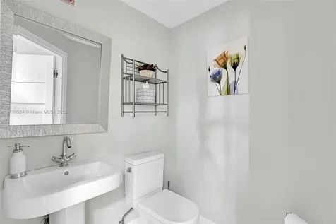 3330 NE 190th Street Aventura FL 33180