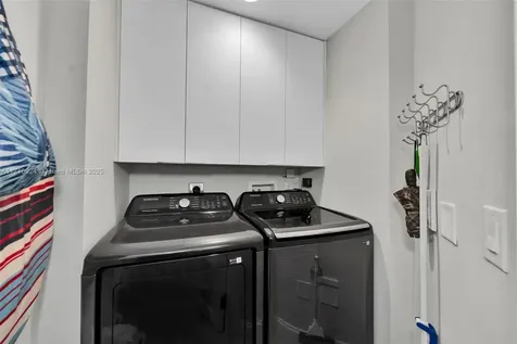 3330 NE 190th Street Aventura FL 33180
