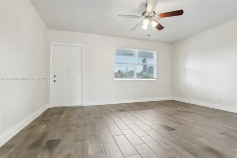 1932 SW 69th Avenue North Lauderdale FL 33068