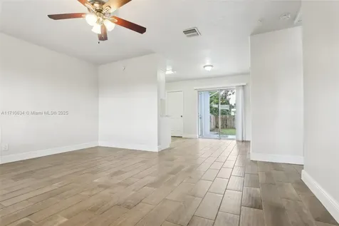 1932 SW 69th Avenue North Lauderdale FL 33068