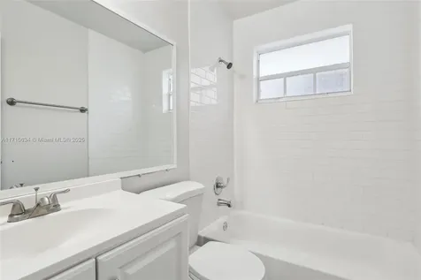 1932 SW 69th Avenue North Lauderdale FL 33068