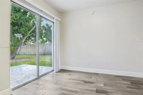 1932 SW 69th Avenue North Lauderdale FL 33068