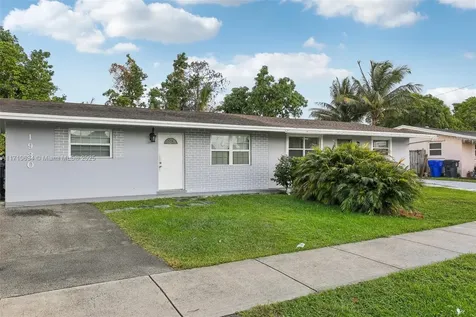 1932 SW 69th Avenue North Lauderdale FL 33068