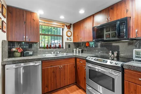 13750 Kendale Lakes Drive Miami FL 33183