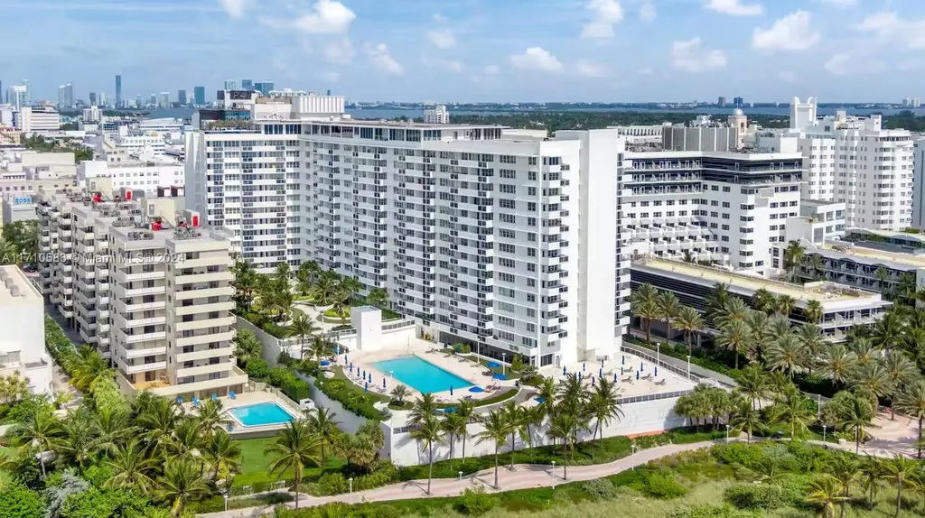 100 Lincoln Road Miami Beach FL 33139