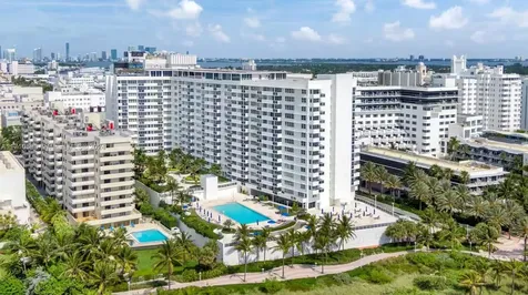 100 Lincoln Road Miami Beach FL 33139