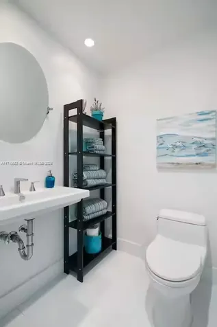 100 Lincoln Road Miami Beach FL 33139
