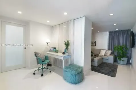 100 Lincoln Road Miami Beach FL 33139